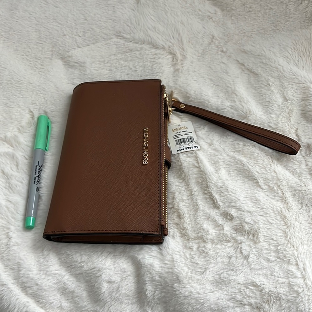 LG double zip wristlet